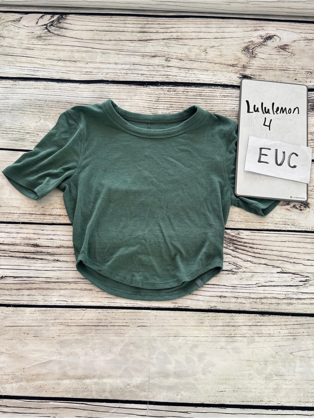 Lululemon green cropped t shirt